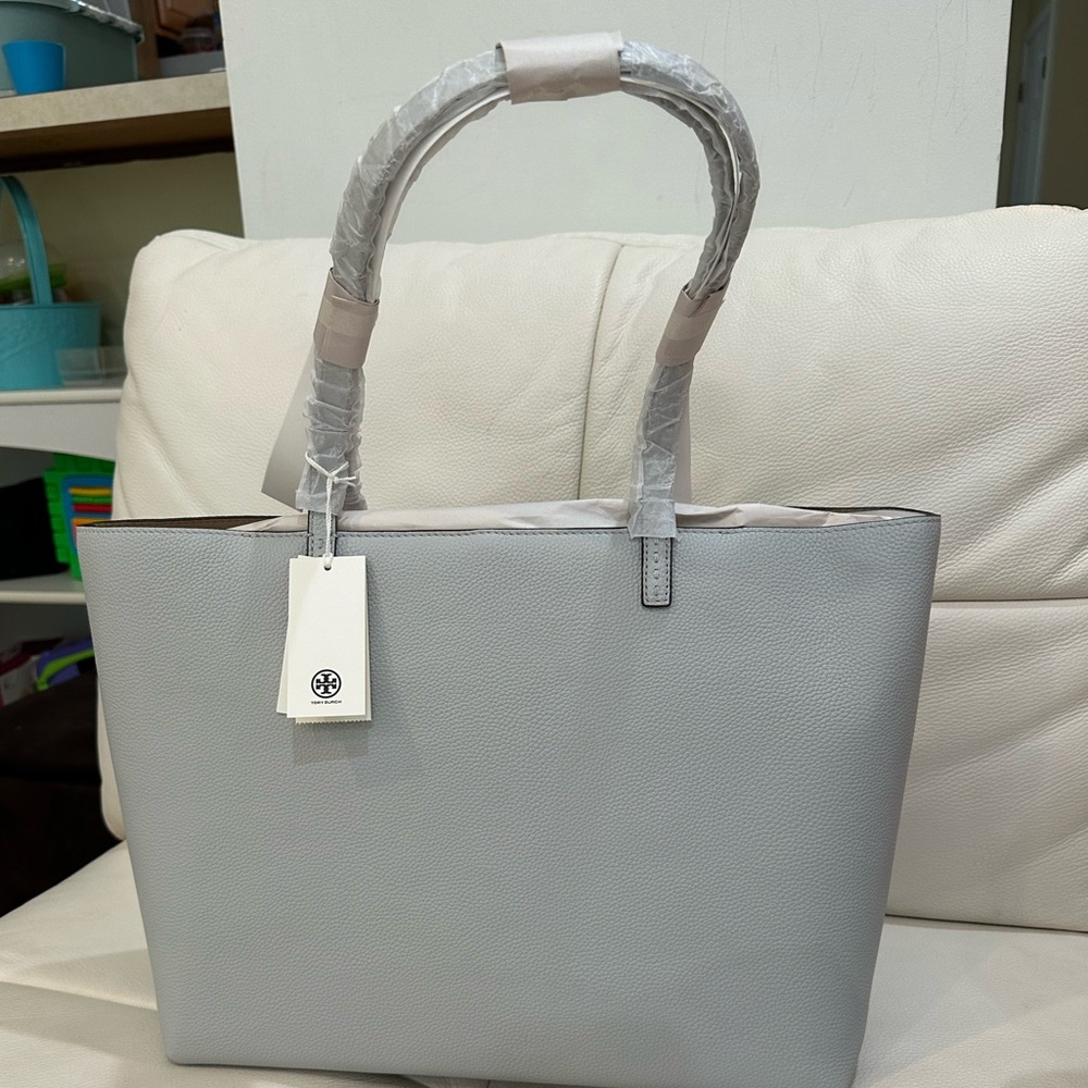 NWT Tory Burch McGraw Leather Tote in Feather Gray Color with Dust Bag - Picture 2 of 7